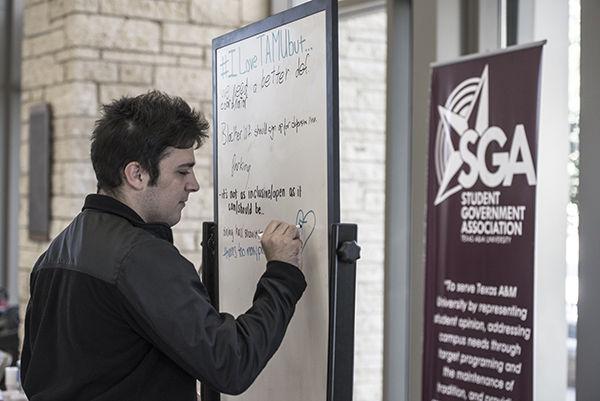 Members of Student Government Association allowed students Monday to express complaints and concerns on white boards in the MSC.