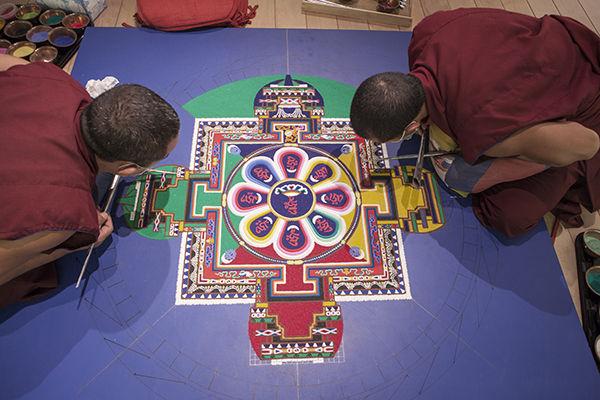Vanessa Peña — THE BATTALION
Tibetan monks craft a sand mandala in the MSC Reynolds Gallery.