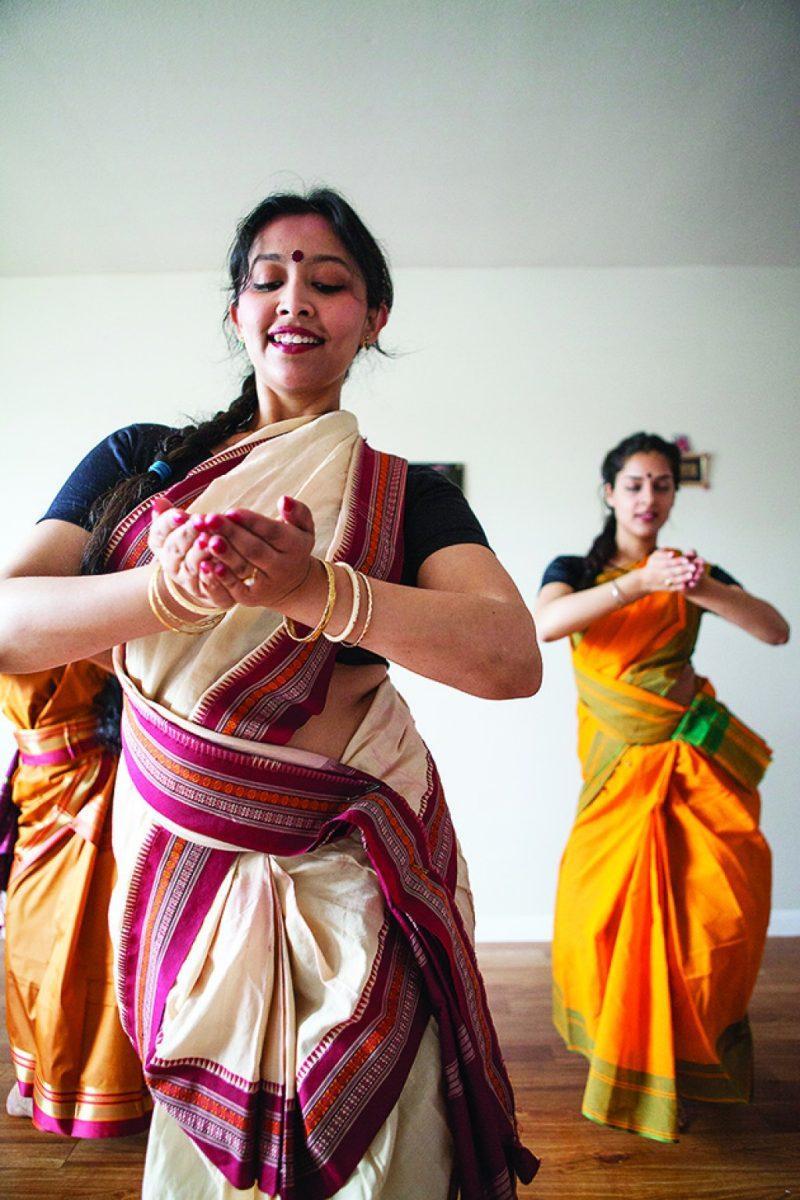 Vanessa Peña — THE BATTALIONBryan-College Station dancers Aparupa Chatterjee and Yashaswini Raghuram practice for “The Fourth North American Odissi Convention.”