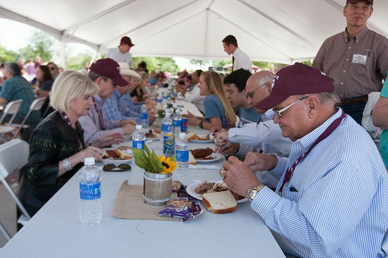 Muster+Camaraderie+Barbecue+unites+new+and+old+Aggies