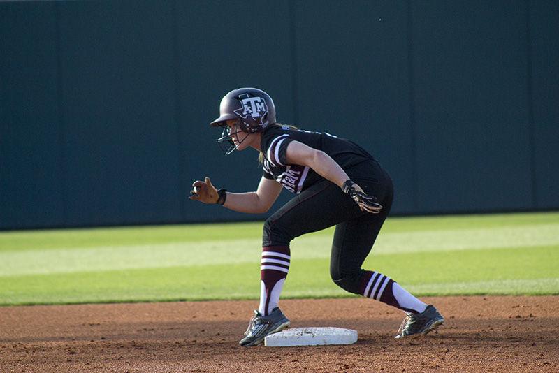 Aggie+softball+splits+doubleheader+to+own+weekend+series