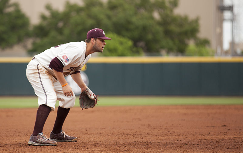 Third+baseman+Ronnie+Gideon+stays+on+his+toes+during+Sundays+game+against+Arkansas.