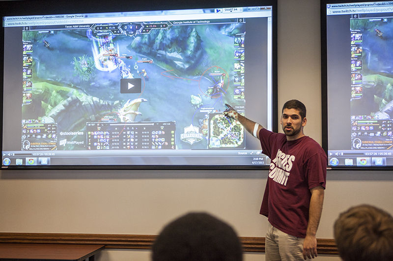 Steve-O Callaghan talks strategy for the national finals with the rest of Team Maroon