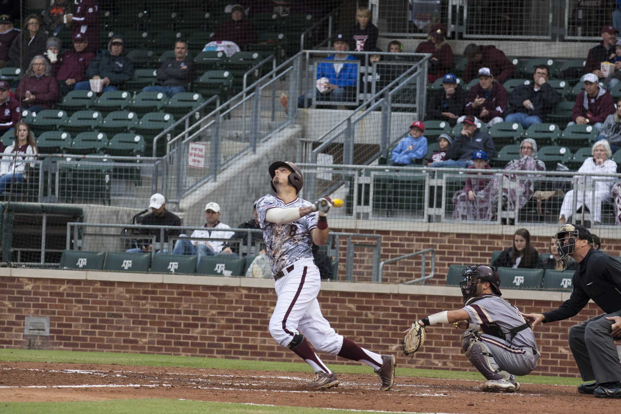 Nottebrok+helps+Aggies+land+on+their+feet+with+walk-off+hit+in+11th+inning
