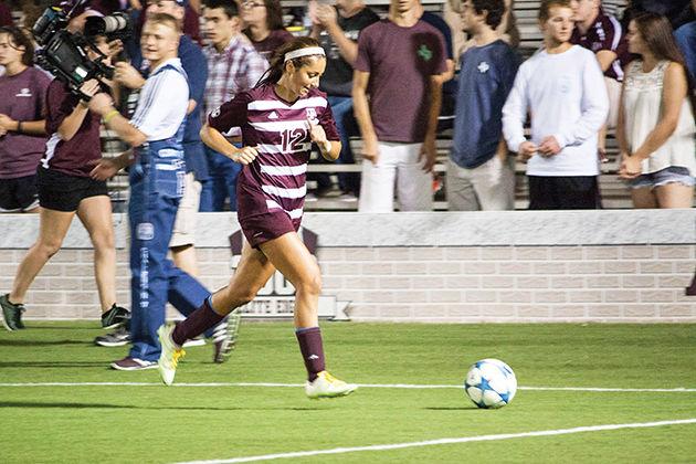 Sophomore+Haley+Pounds+leads+the+Aggies+with+nine+goals+on+the+season.%26%23160%3B
