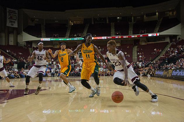 Mens+Basketball+vs+SE+Louisiana