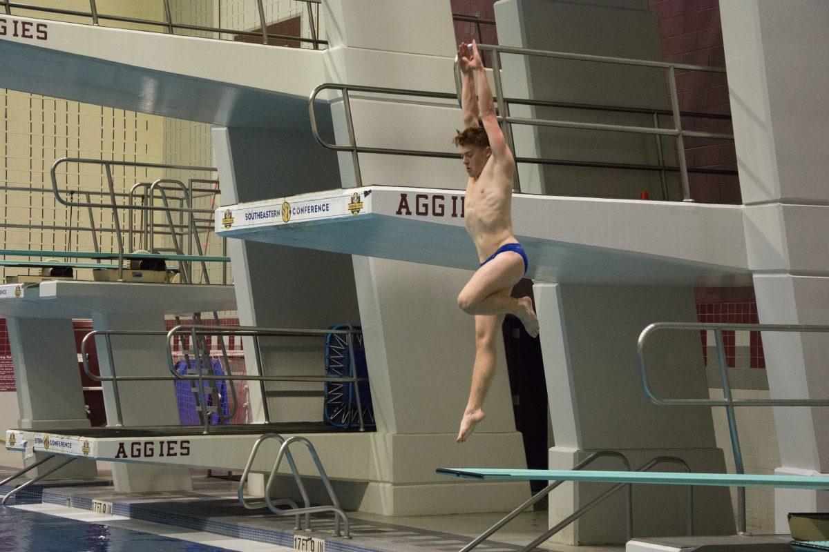 Sam Thornton begins his dive.