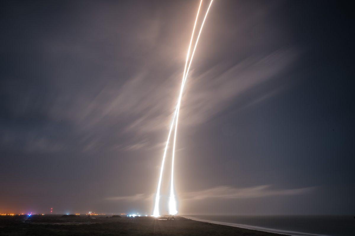 SpaceX+successfully+relanded+the+stage+one+of+their+Falcon+9+rocket+on+land+Dec.+21%2C+2015%2C+pictured+here+in+a+long-exposure+launch+and+relanding+streak.+An+attempt+to+replicate+the+historic+feat+at+sea+failed+Sunday+however.%26%23160%3B