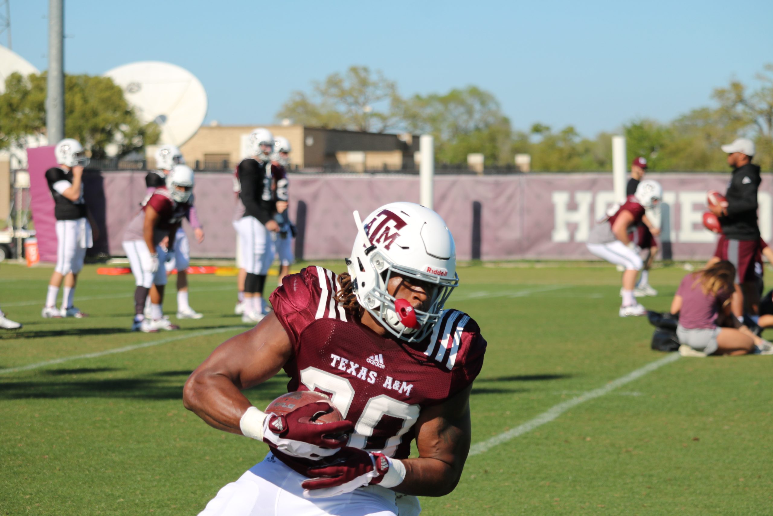 0328 Football Spring Practice