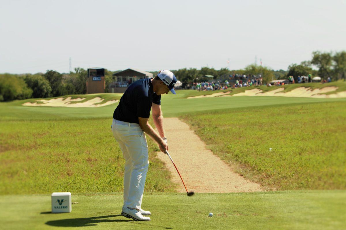 Martin+Piller+tees+off+on+17+with+a+narrow+fairway+surrounded+by+bunkers.
