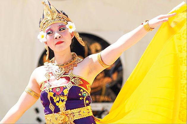 Performers+at+the+event+showcased+traditional+dances+from+Bali+and+Java.