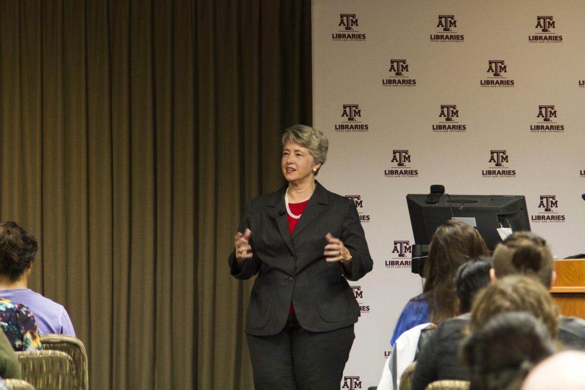 Former Houston Mayer Annise Parker speaks to Texas A&amp;M students at Evans Library.