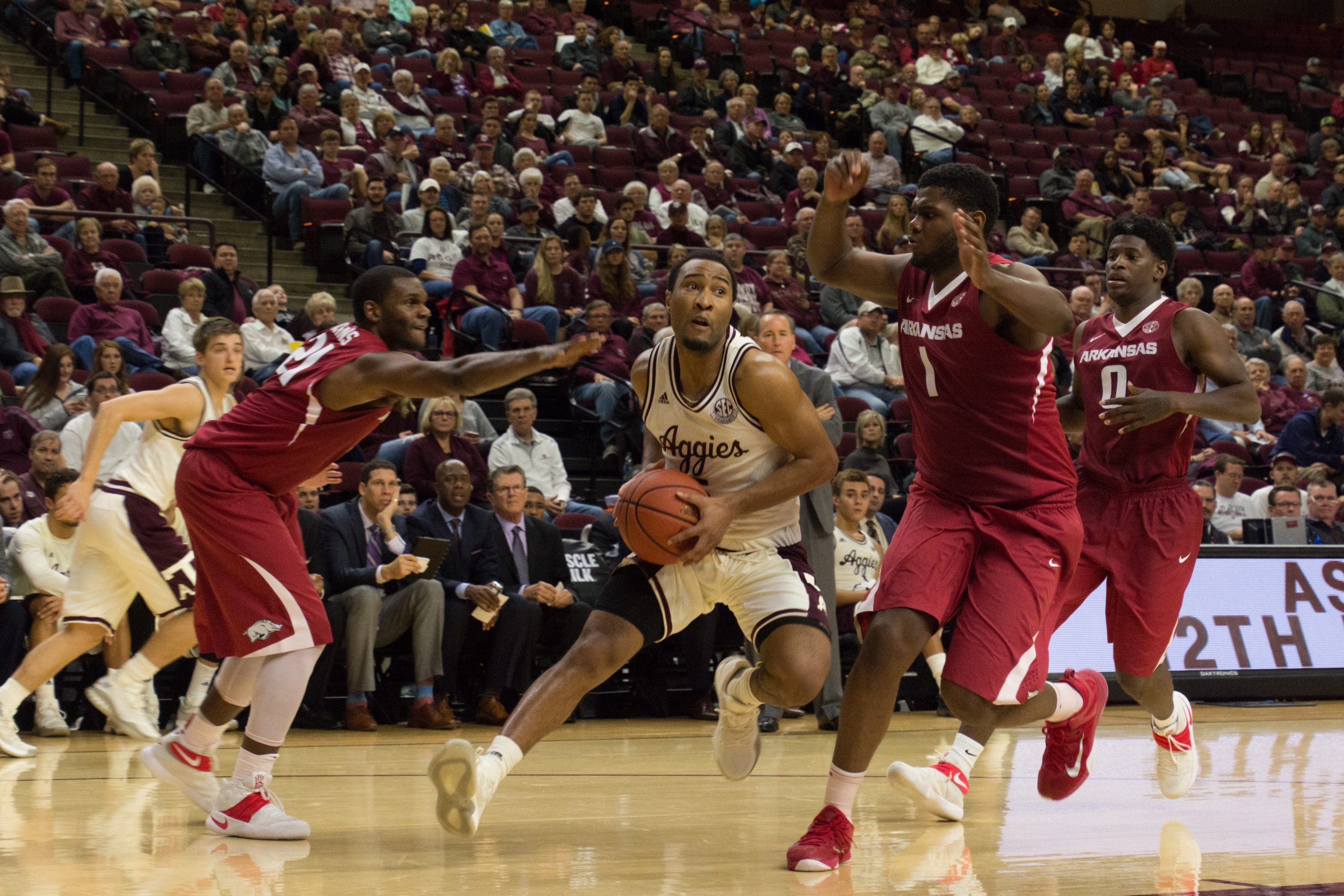 SLIDESHOW: Men's Basketball vs. Arkansas