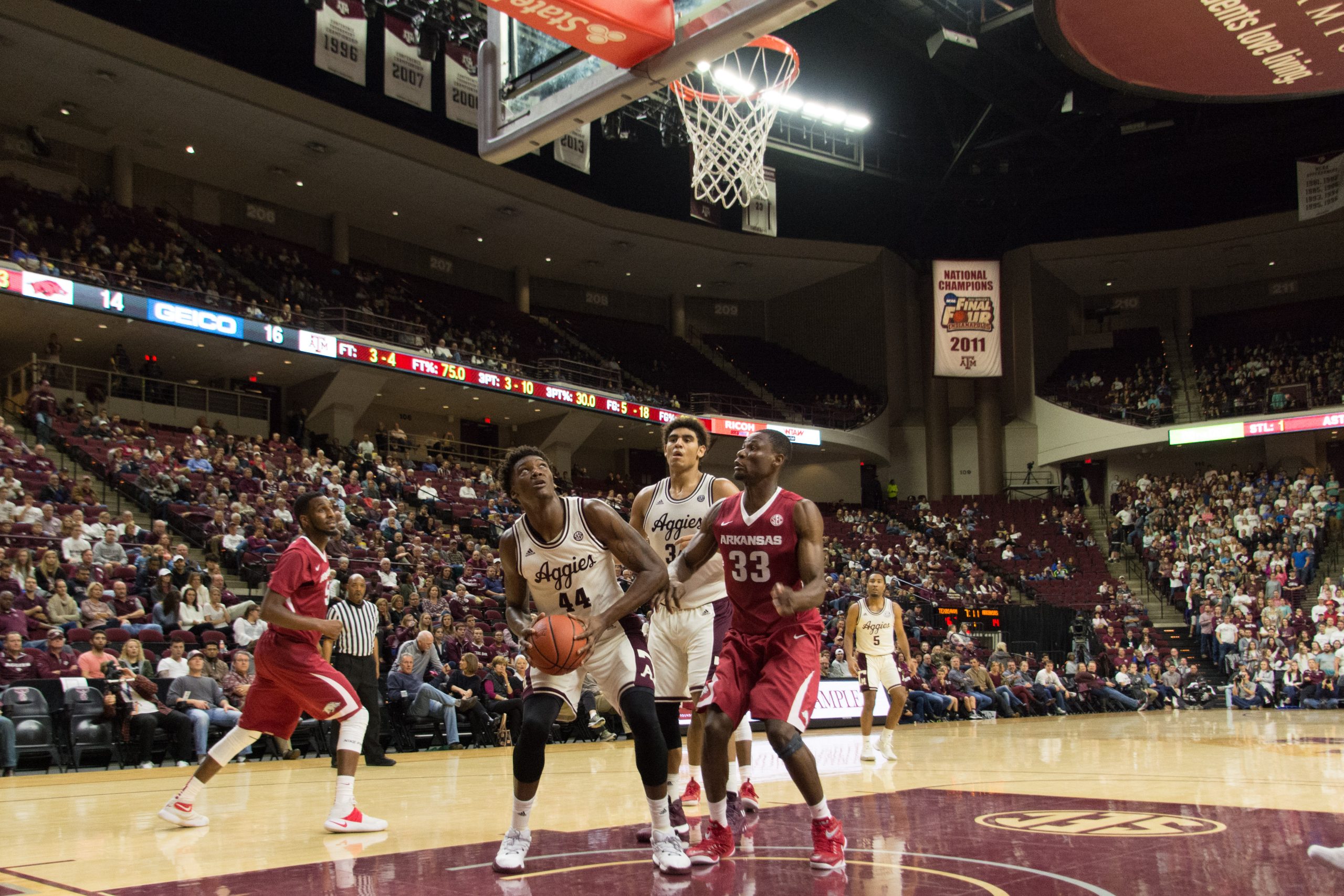 SLIDESHOW: Men's Basketball vs. Arkansas