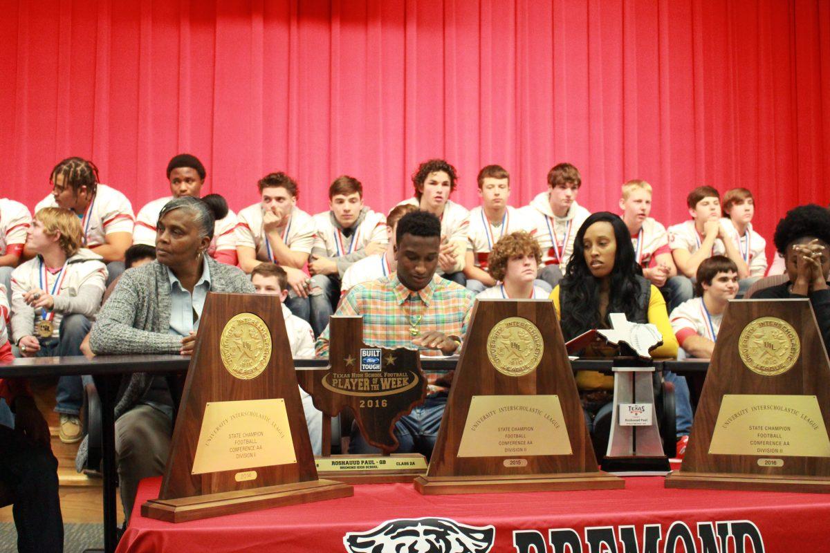 As Bremonds starting quarterback, Paul led the tigers to three consecutive state titles from 2014-2016.