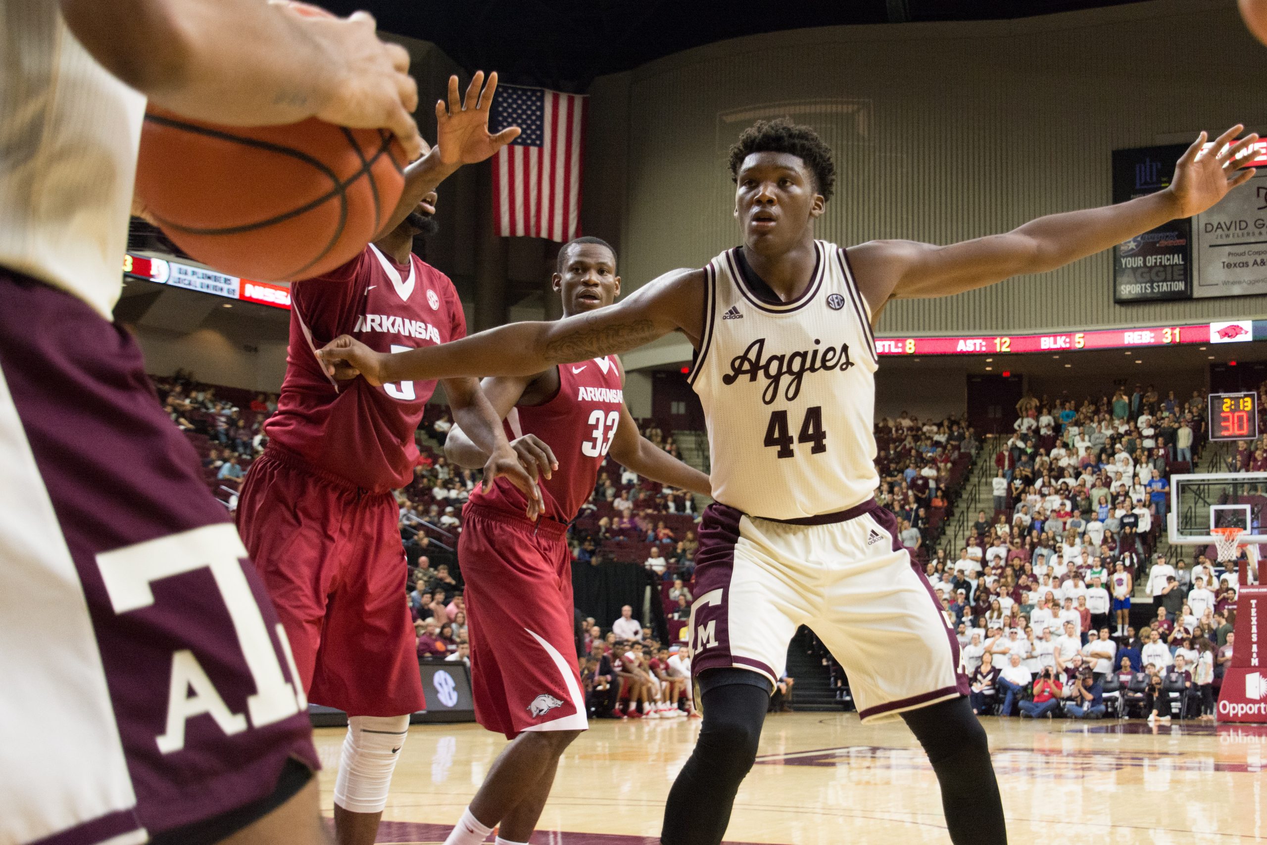 SLIDESHOW: Men's Basketball vs. Arkansas