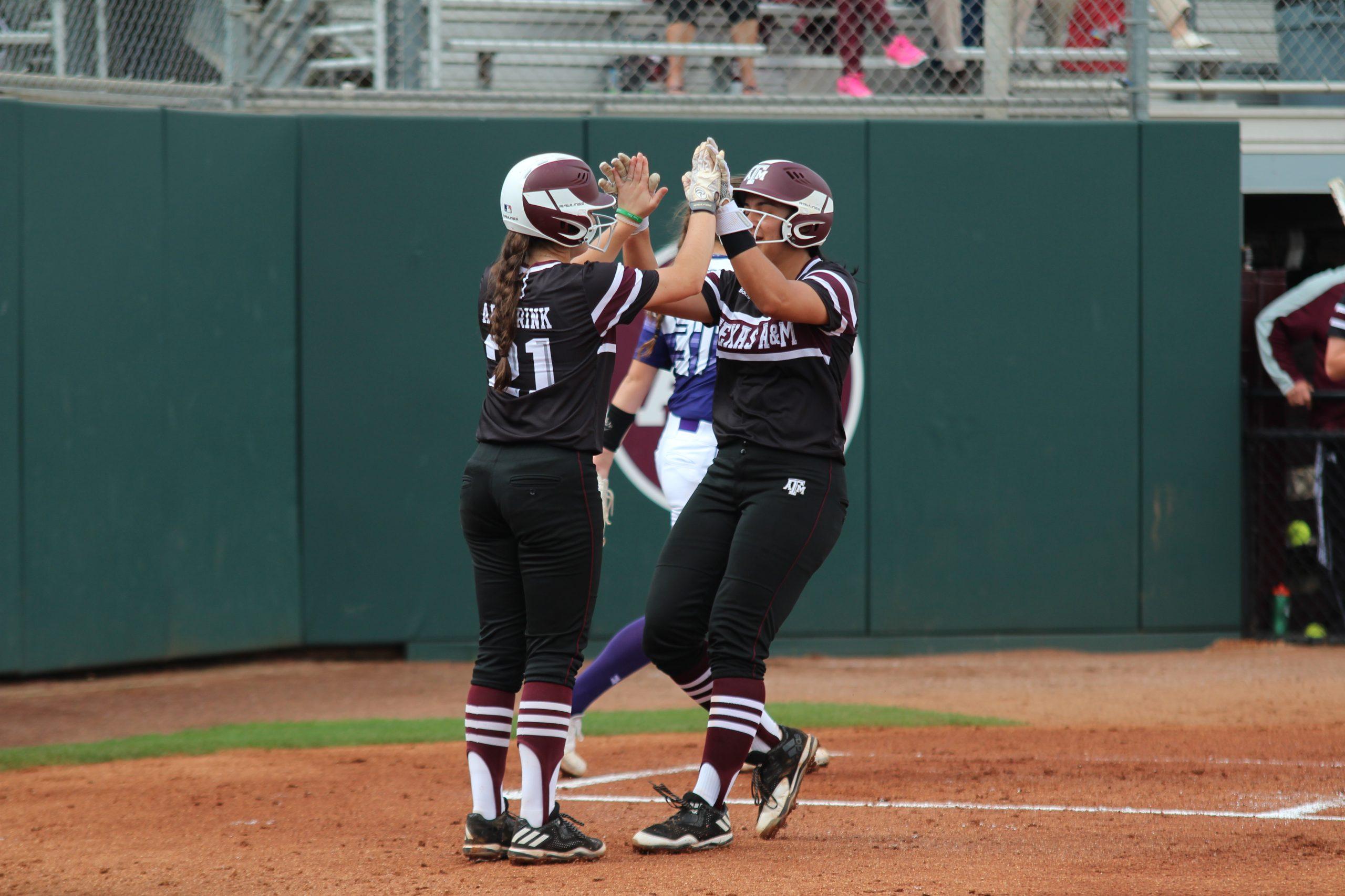 Undefeated A&M softball team to take on Cougars after victory over Florida State