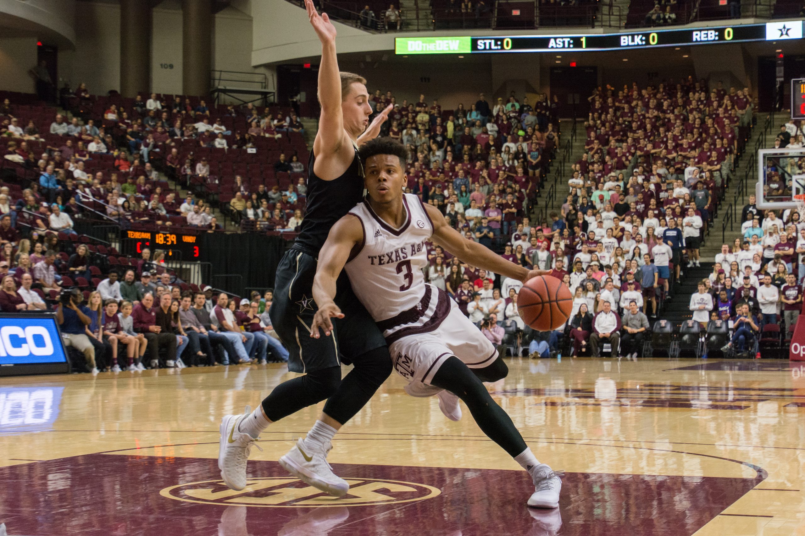 SLIDESHOW: Men's Basketball vs. Vanderbilt