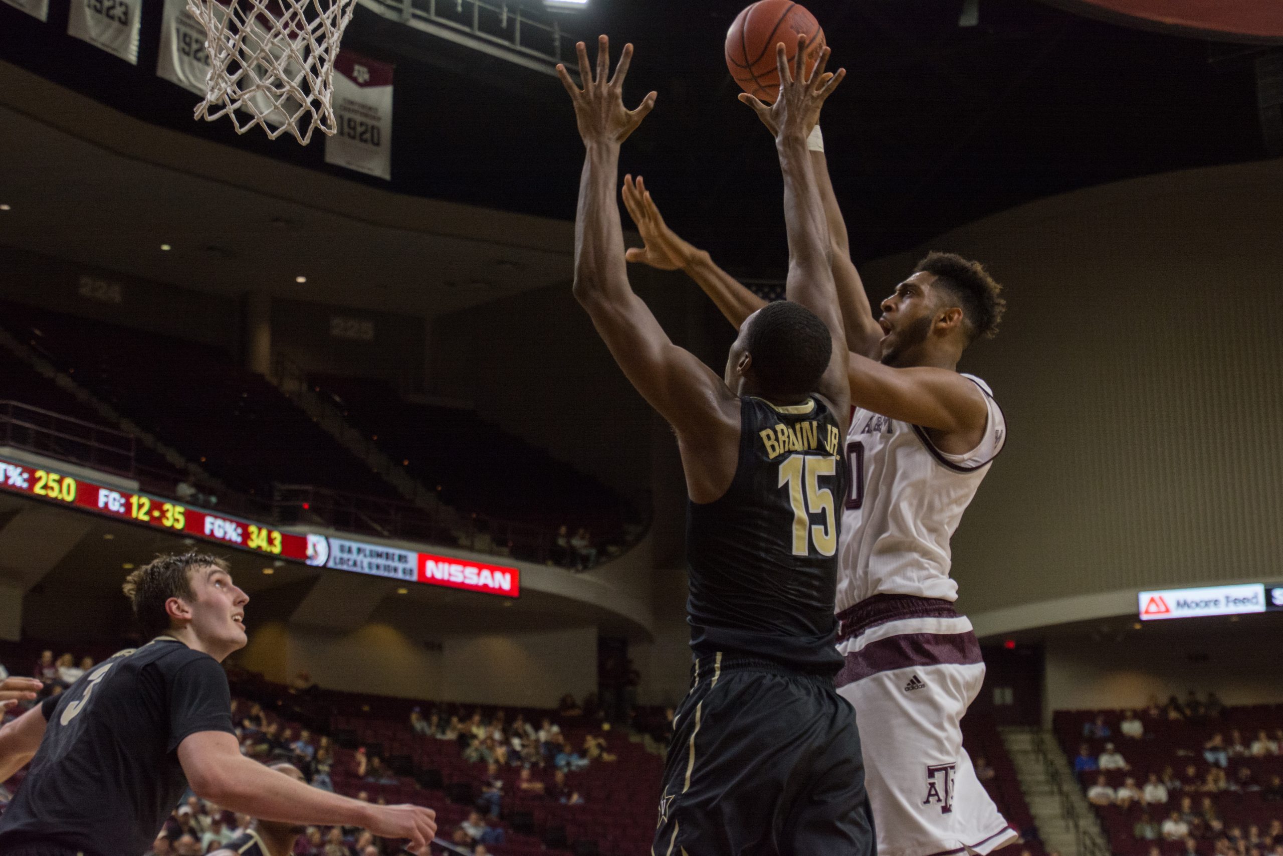 SLIDESHOW: Men's Basketball vs. Vanderbilt