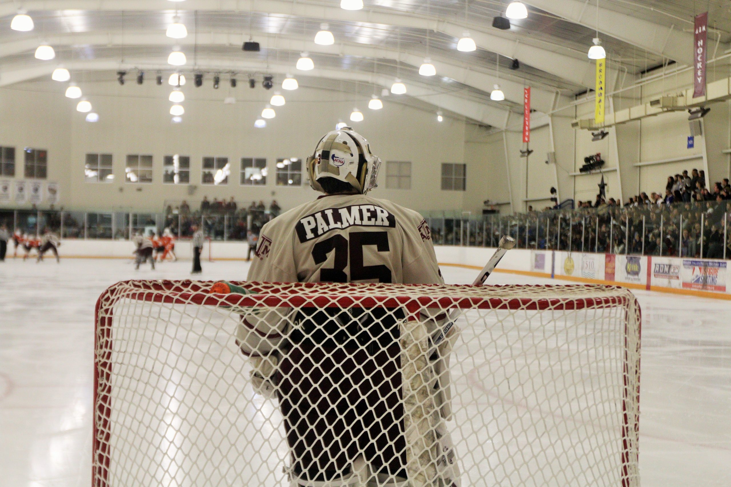 Slideshow%3A+Texas+A%26M+defeats+Texas+4-2+in+thriller