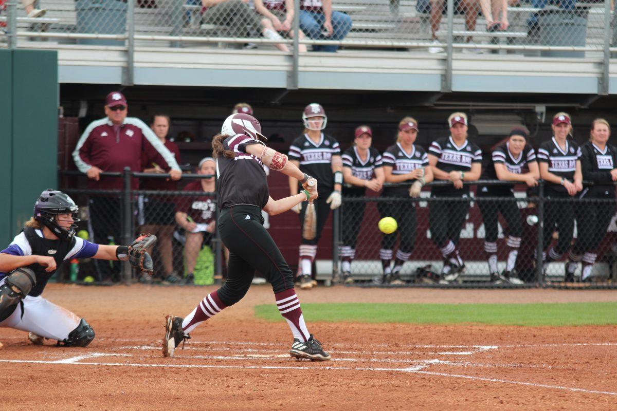 Sophomore+second+baseman+Kaitlyn+Alderink+finds+the+pitch+to+make+contact.+Alderink+had+five+at-bats%2C+three+hits%2C+and+one+RBI.