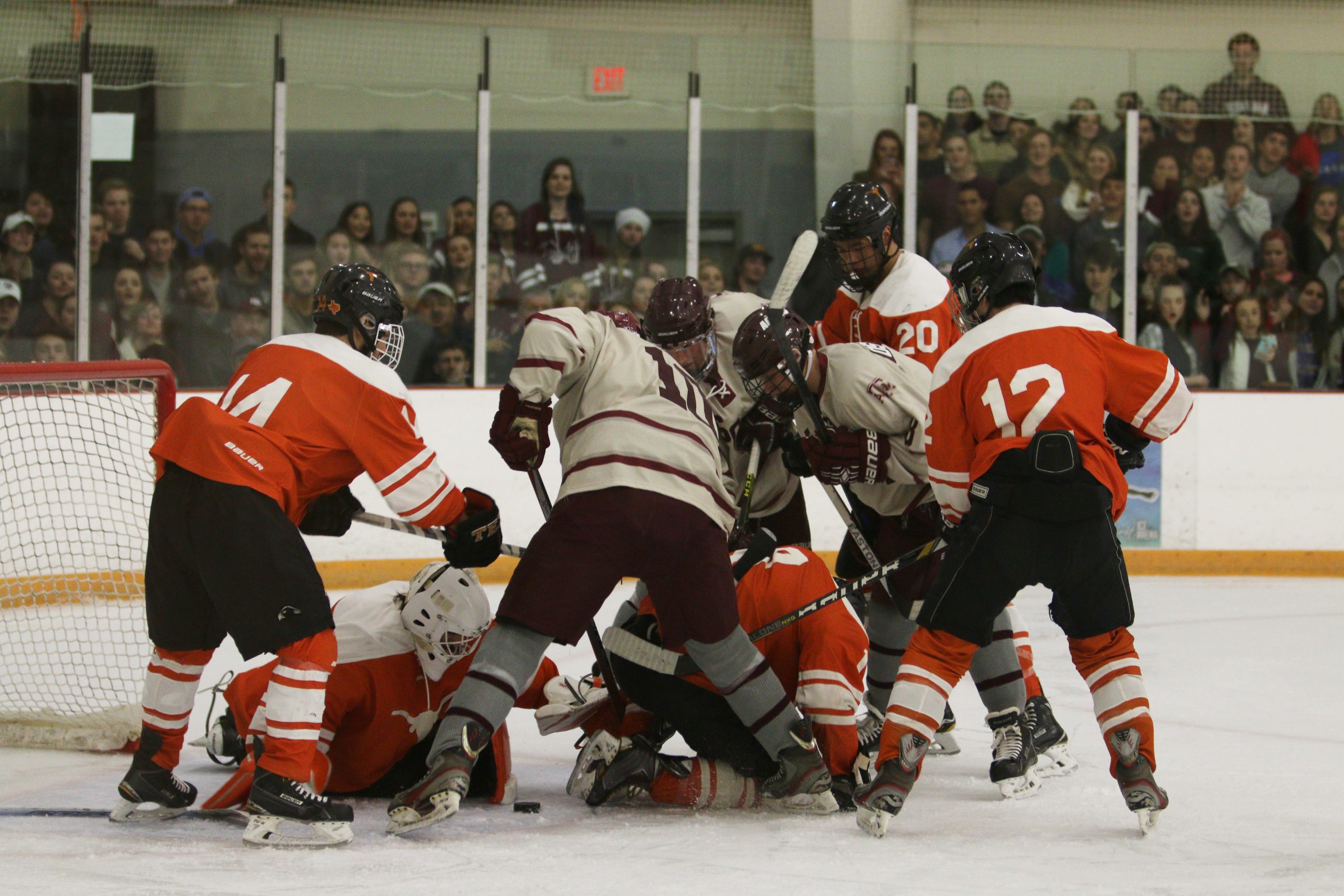 Slideshow%3A+Texas+A%26M+defeats+Texas+4-2+in+thriller