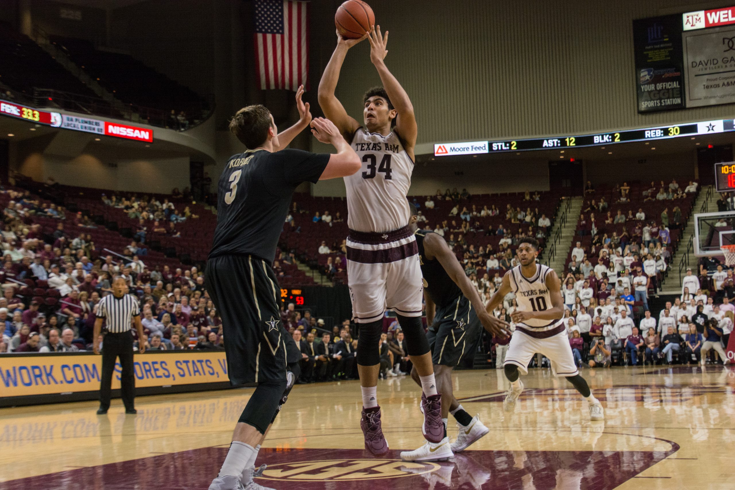 SLIDESHOW: Men's Basketball vs. Vanderbilt