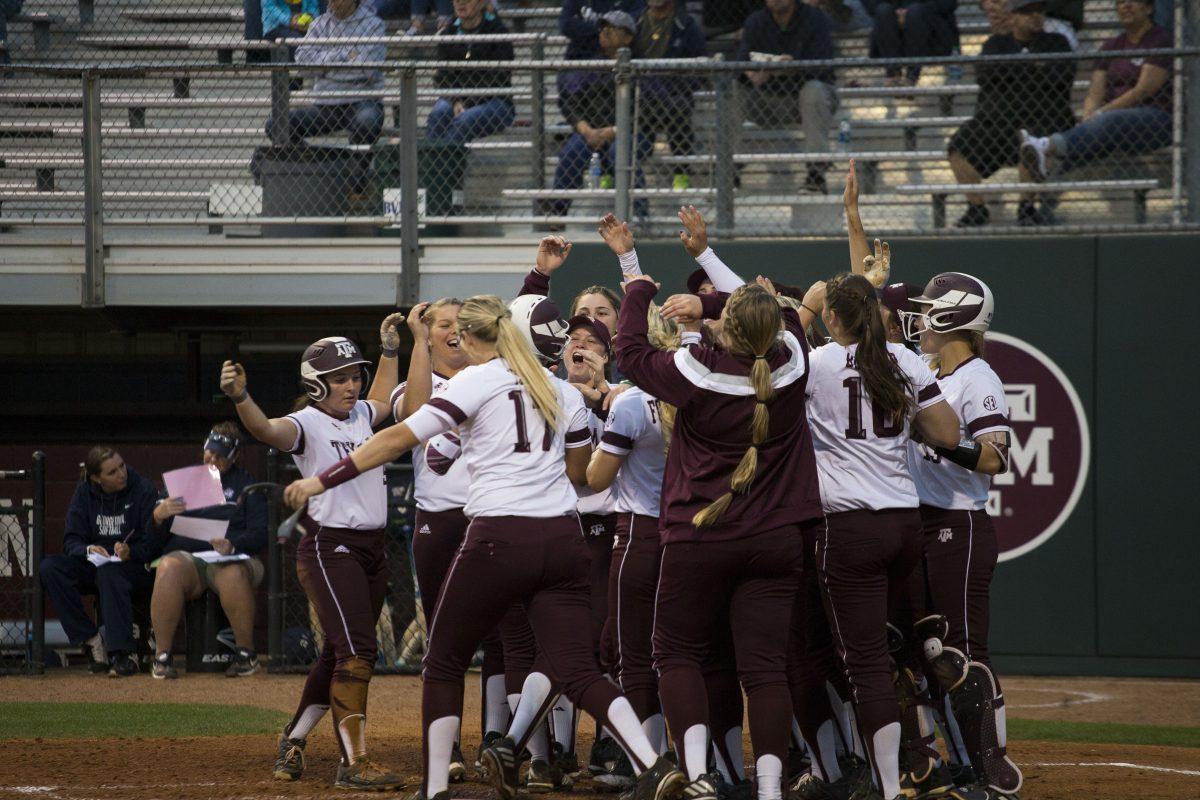 Softball+vs.+Georgetown