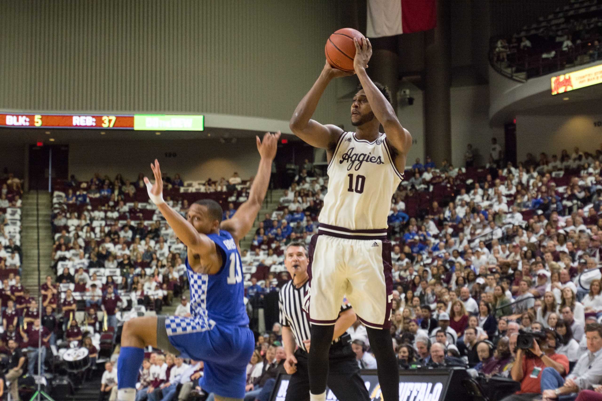 Kentucky+takes+down+Texas+A%26M%2C+wins+SEC+regular-season+title