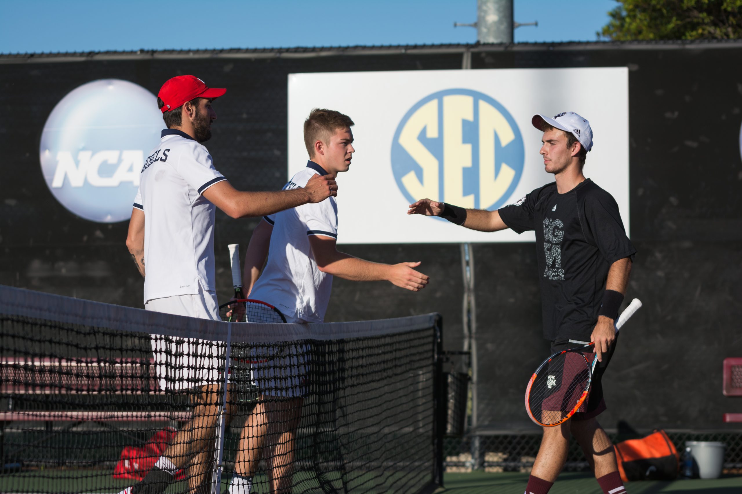 Photo Gallery: Men's Tennis vs. Ole Miss