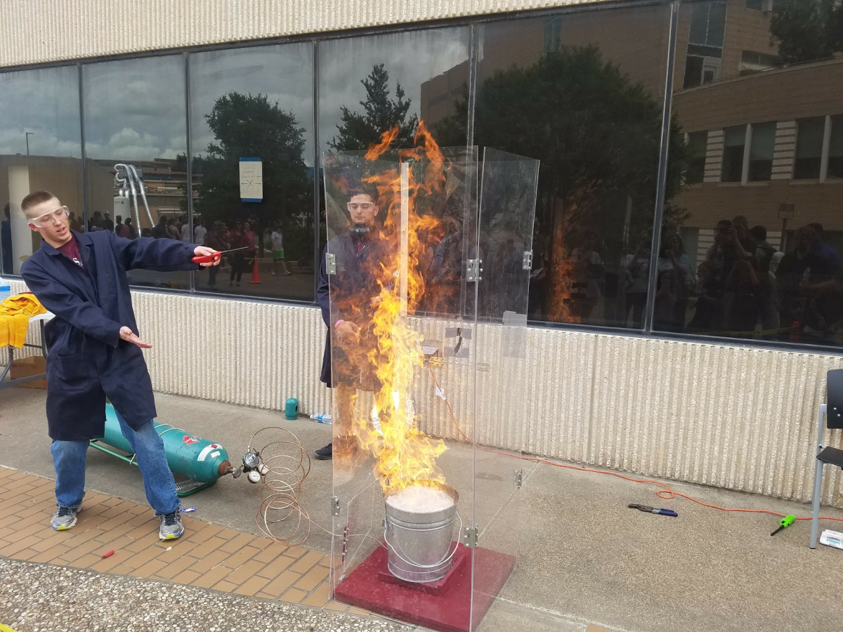 Petroleum+engineering+junior%26%23160%3BShahroz+Khan+and+his+partner+light+methane+bubbles+on+fire%2C+among+200+total+demos+at+Saturdays+physics+festival.