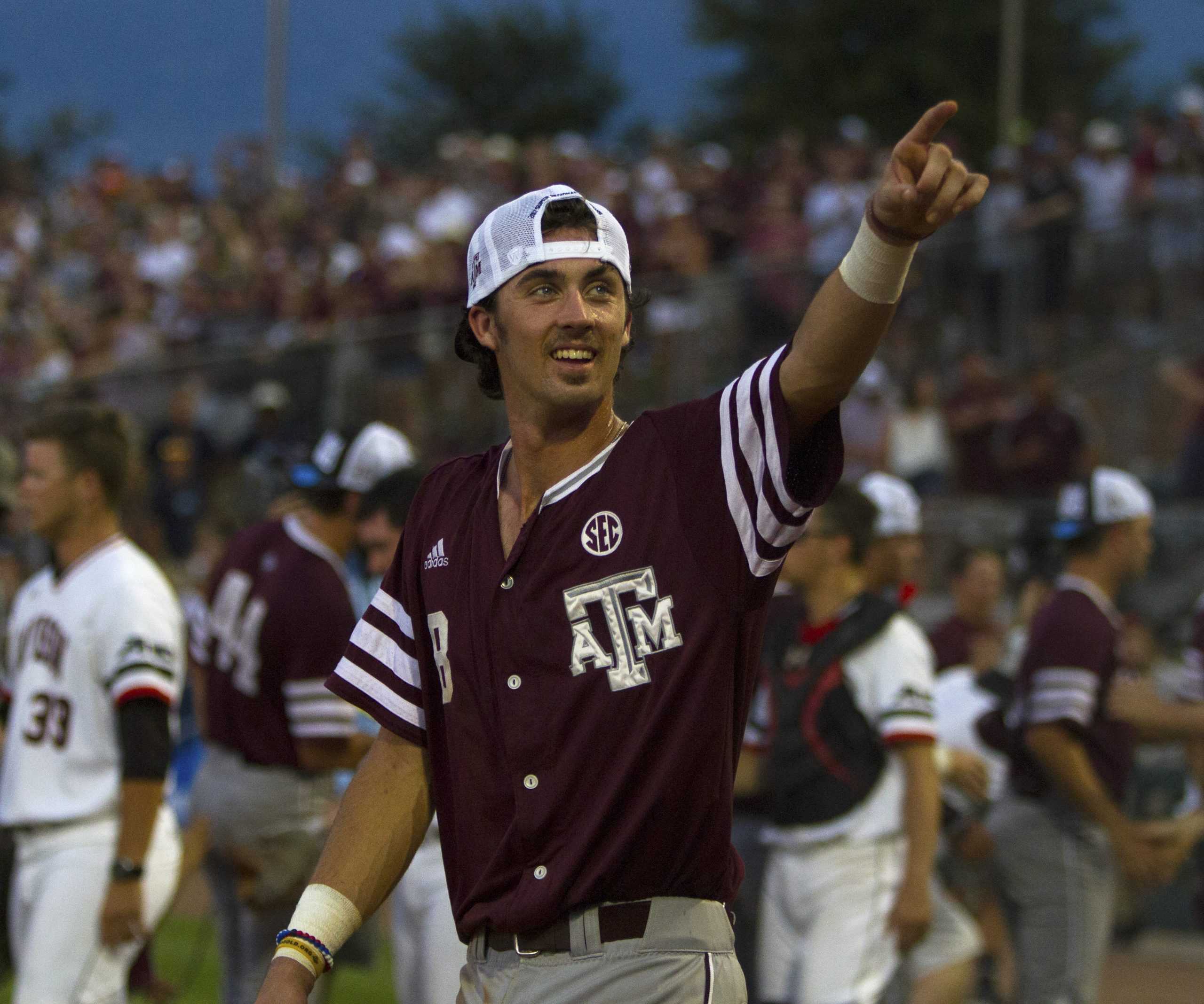 Headed to Omaha: Epic comeback sends Texas A&M over Davidson, 12-6