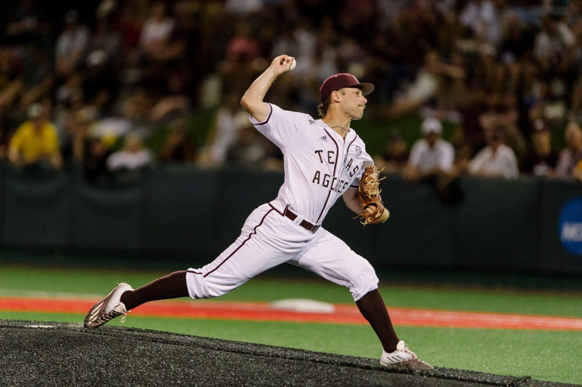 June 3, 2017: Texas A&amp;M Aggies Baseball vs Iowa Hawkeyes in the NCAA Division 1 Regionals. Photo by Thomas Campbell/Texas A&amp;M Athletics