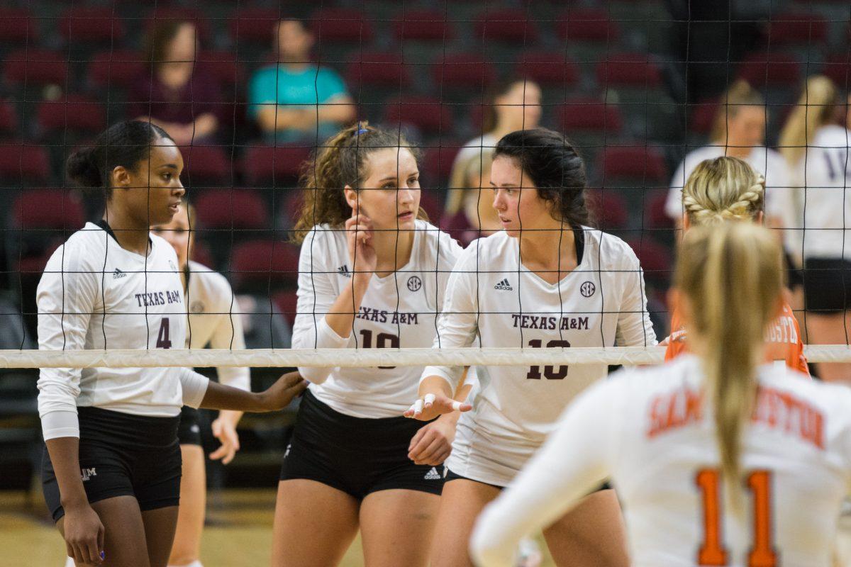 Senior outside hitter&#160;Kiara McGee, freshman setter&#160;Camille Conner and junior middle blocker&#160;Kaitlyn Blake&#160;discuss their plan before the Bearkats serve.&#160;