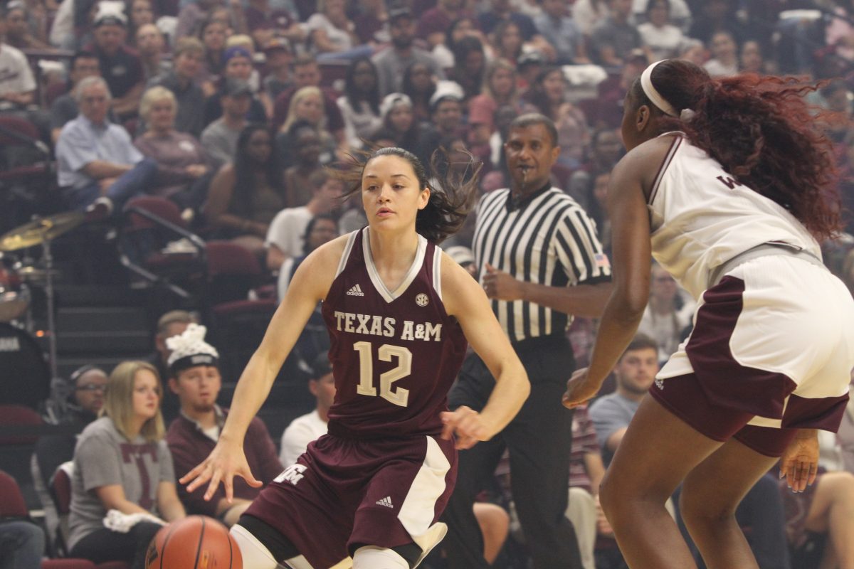 Junior Danni Williams opens up the women's scrimmage.