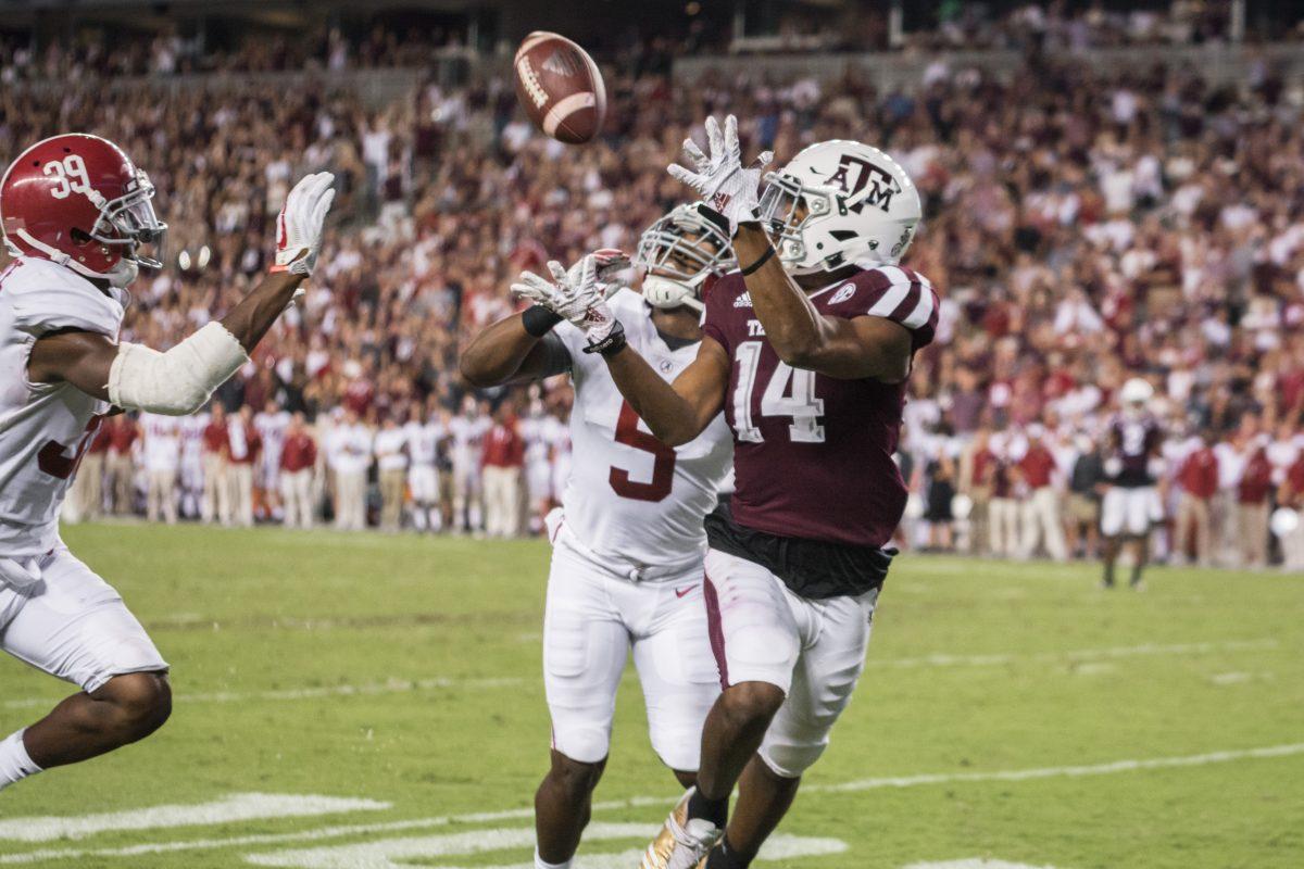 Freshman+wide+receiver%26%23160%3BCamron+Buckley%26%23160%3Bpulls+in+a+catch+that+went+for+39+yards%2C+which+would+set+up+the+Aggies+for+a+touchdown+run+by+freshman+quarterback+Kellen+Mond.%26%23160%3B