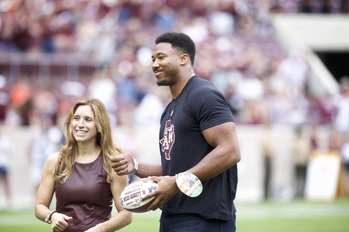 Former+Aggie+defensive+end+and+first+NFL+draft+pick%26%23160%3BMyles+Garrett+returned+to+Kyle+Field+as+an+honorary+team+captain.