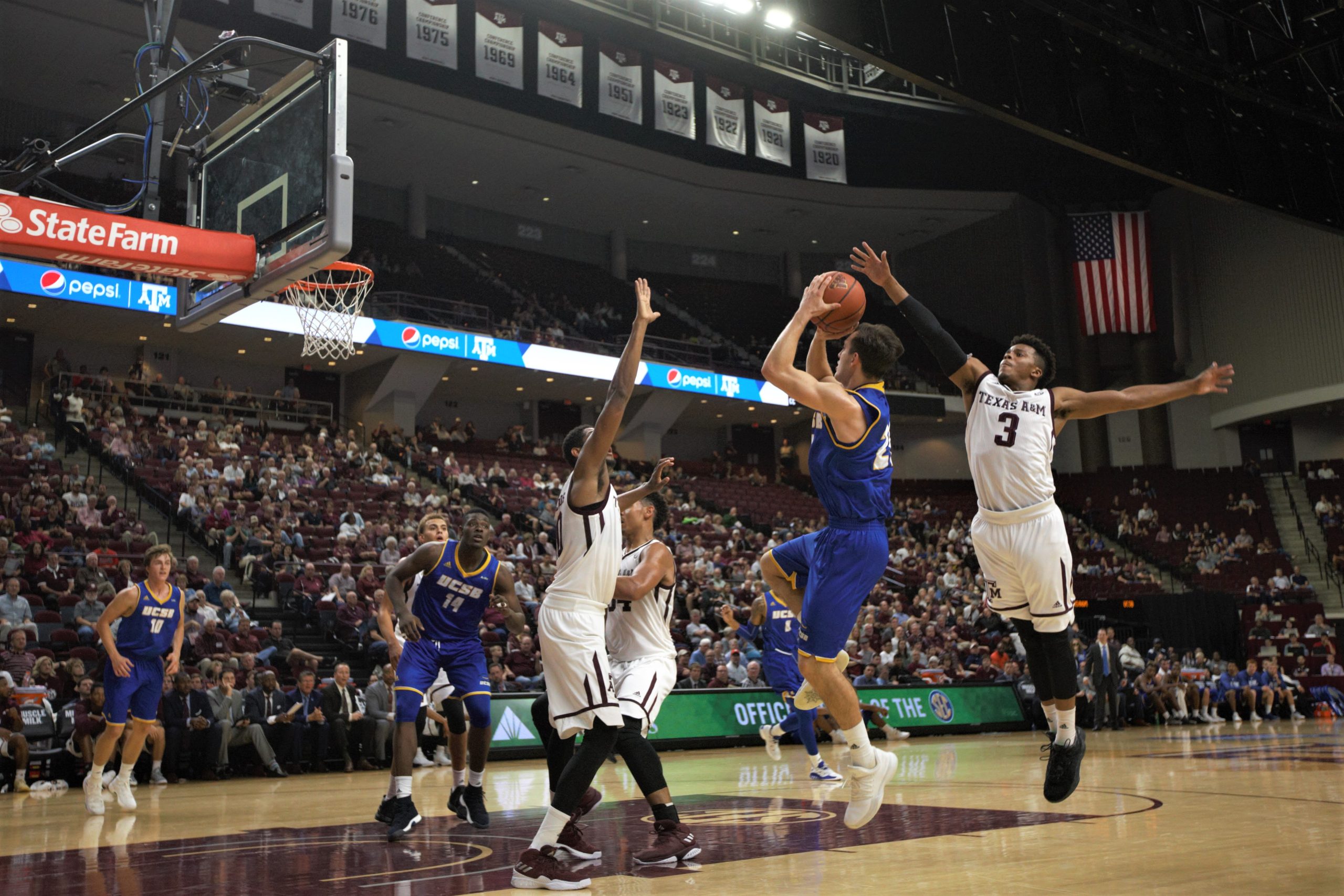 Mens+Basketball+vs+UCSB