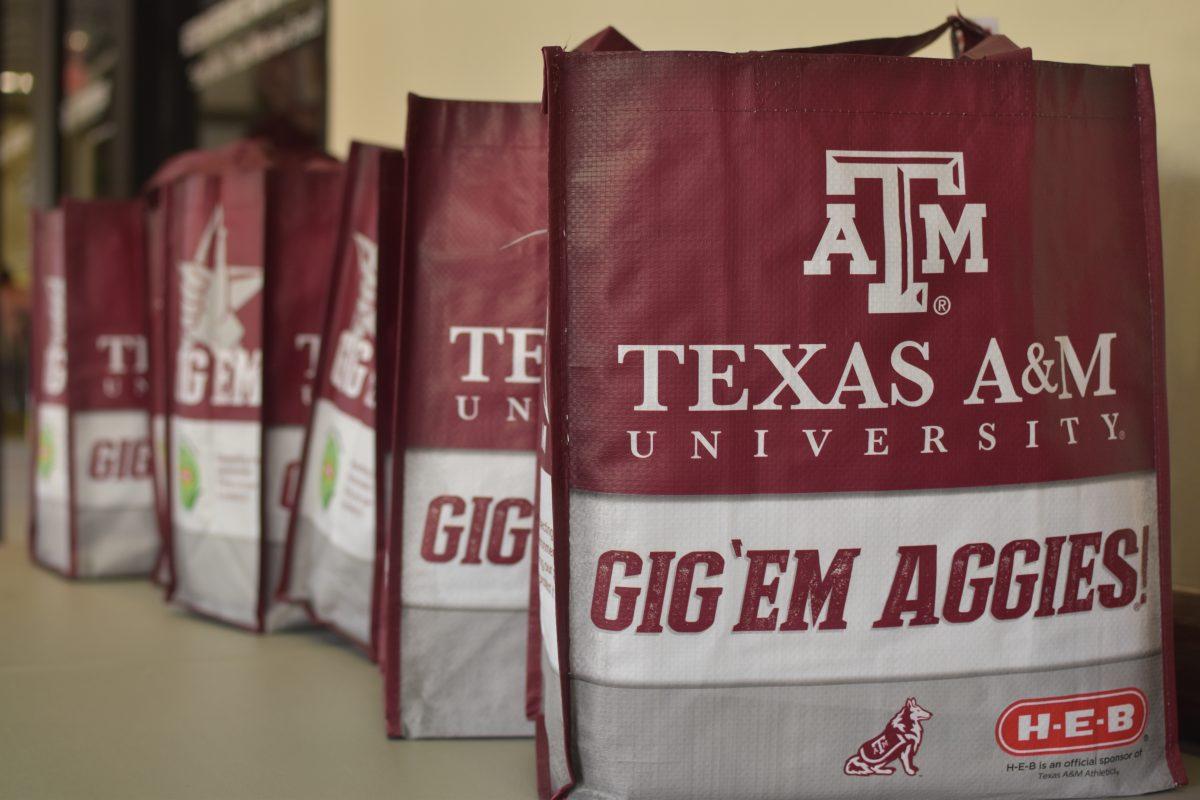 Aggie+moms+club+prepared+finals+care+packages+to+distribute+to+students.%26%23160%3B