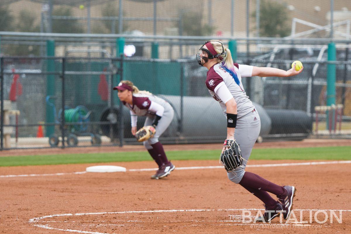 Junior Samantha Show went 1-1 on the weekend as No. 6 A&M participated in the Mary Nutter Classic.