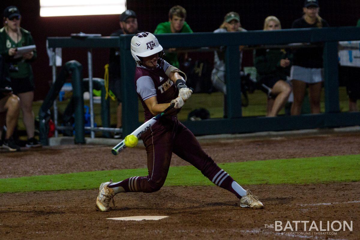 Senior center fielder Erica Russell finished the night 2-for-2 with 3 RBI.