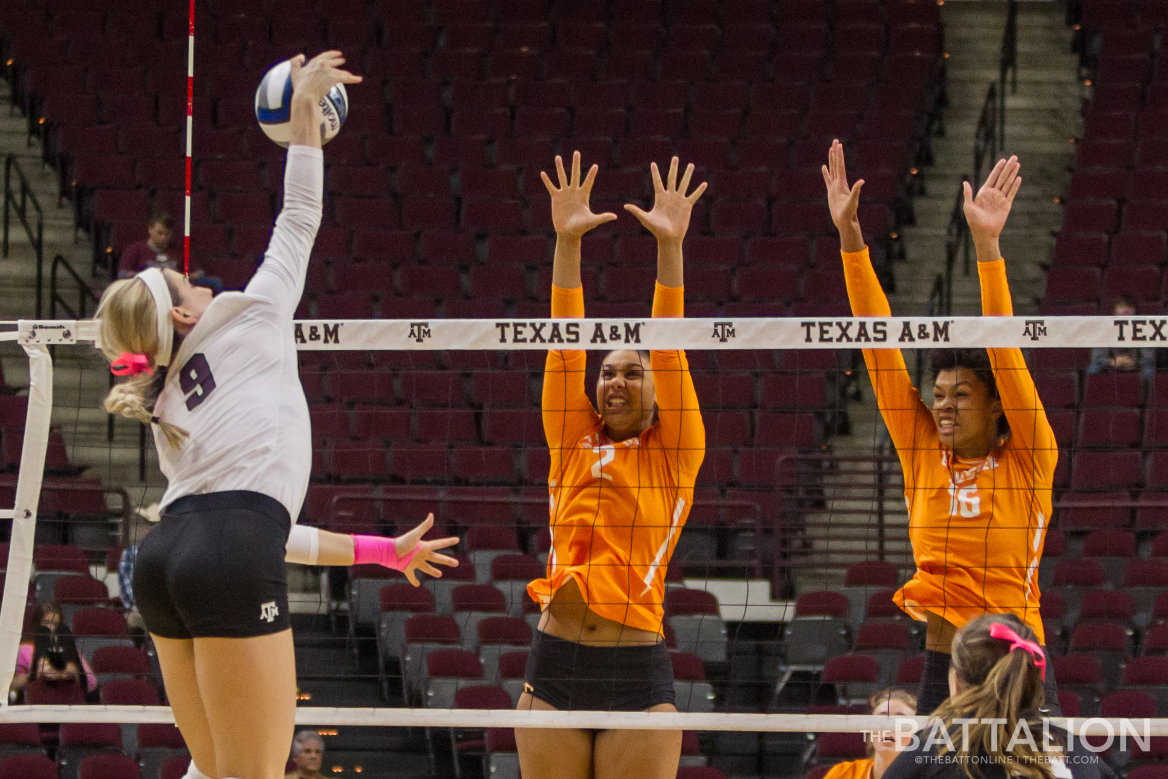 Volleyball+vs.+Tennessee