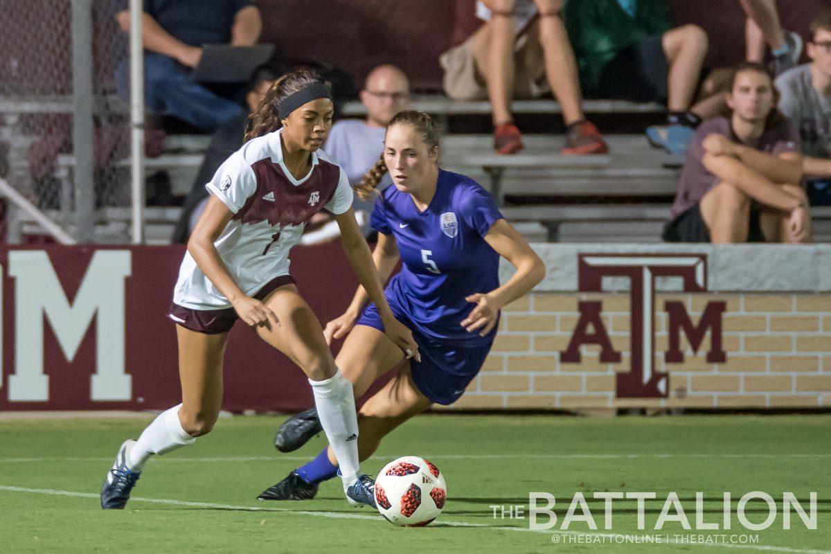 Junior Ally Watt successfully took possession of the ball.&#160;