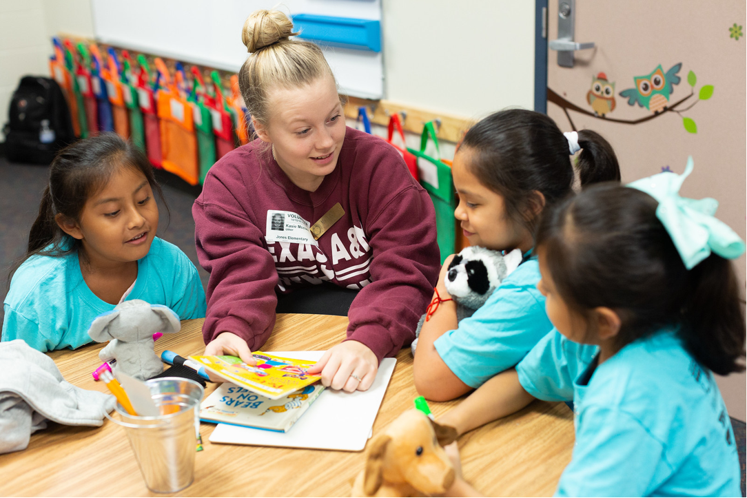 The&#160;Reading&#160;Clinic at Jones Elementary school. Photo Credits to the College of Education and Human Development.