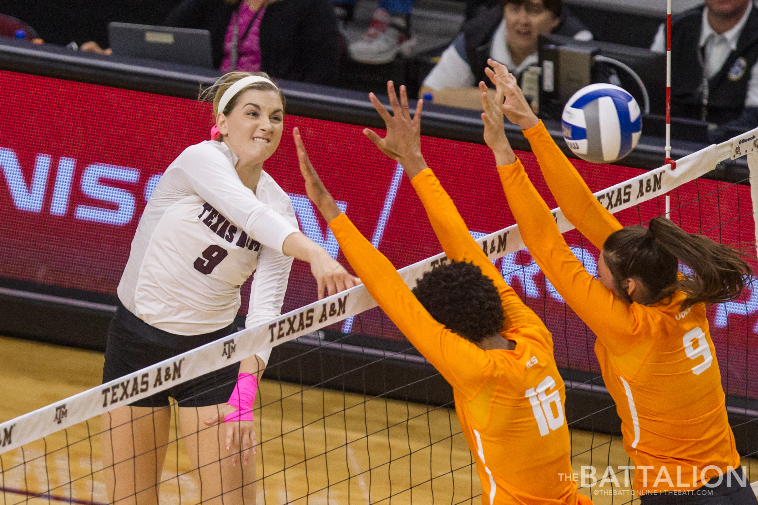 Volleyball+vs.+Tennessee