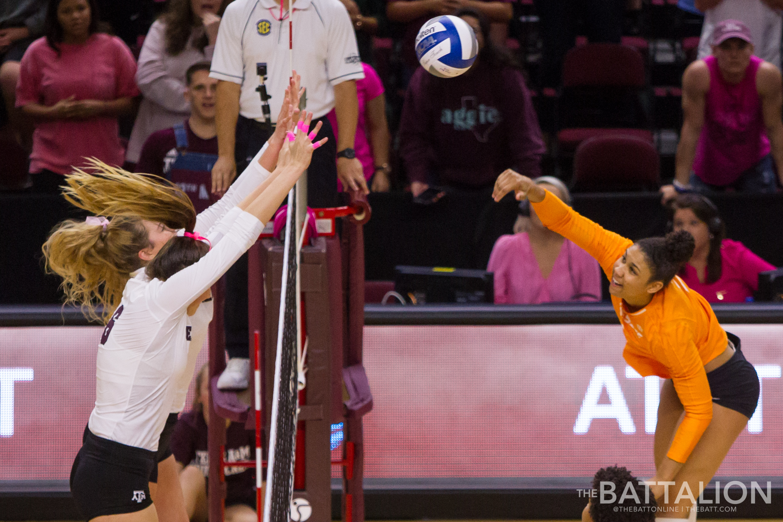 Volleyball+vs.+Tennessee