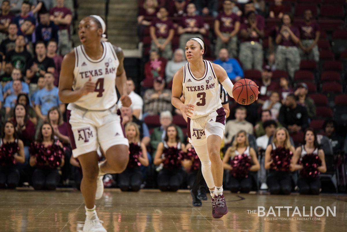 Sophomore+guard+Chennedy+Carter+leads+the+Aggies+in+points+with+346+and+a+21.6-point+season+average.