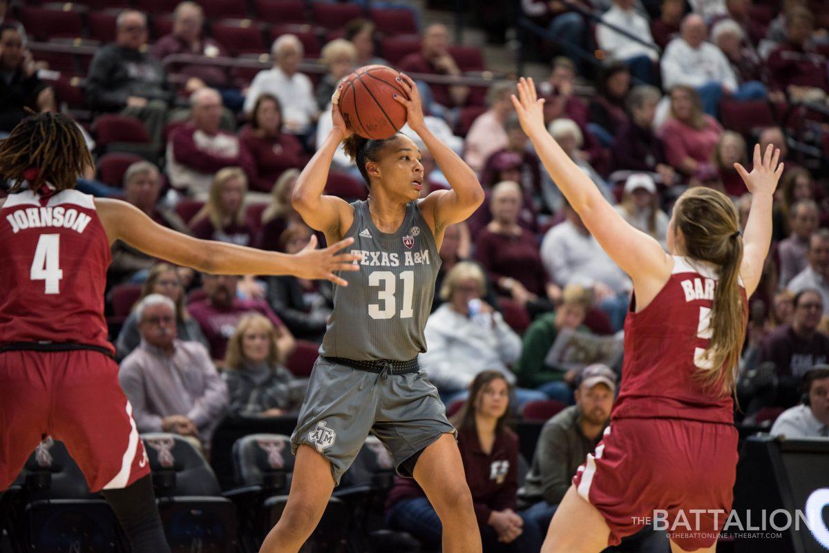 Sophomore+forward+N%26%238217%3Bdea+Jones+recorded+the+most+rebounds+in+a+regular+season+game%2C+with+21+against+Georgia.