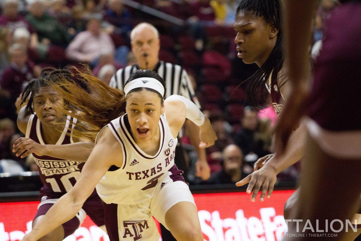 Chennedy Carter scored 28 points for the Aggies. 