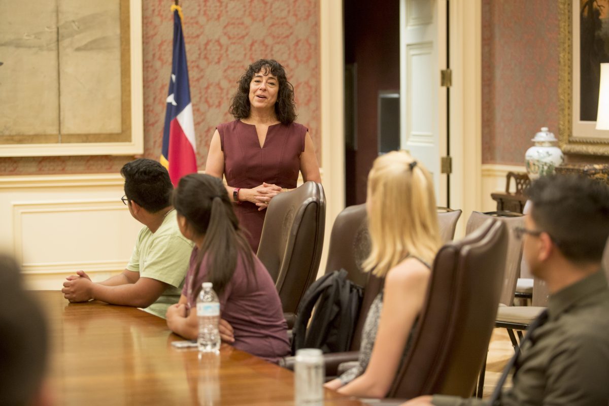 Elaine Mendoza, the vice chairman of the Texas A&M Board of Regents, spoke to the National Hispanic Institute about leadership development.